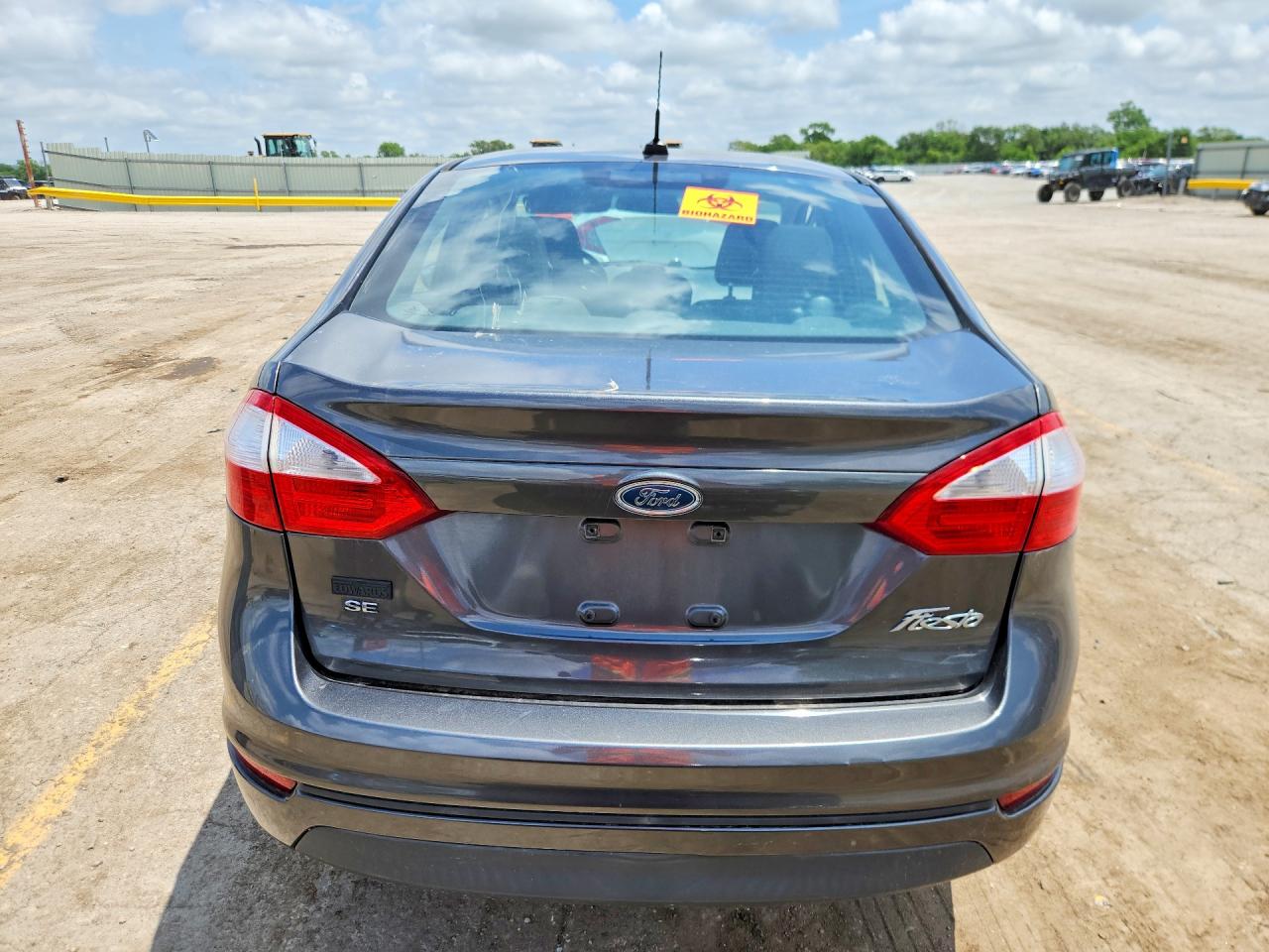 2015 FORD FIESTA SE photo 11
