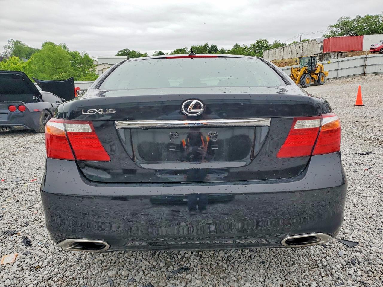 2011 LEXUS LS 460 photo 6
