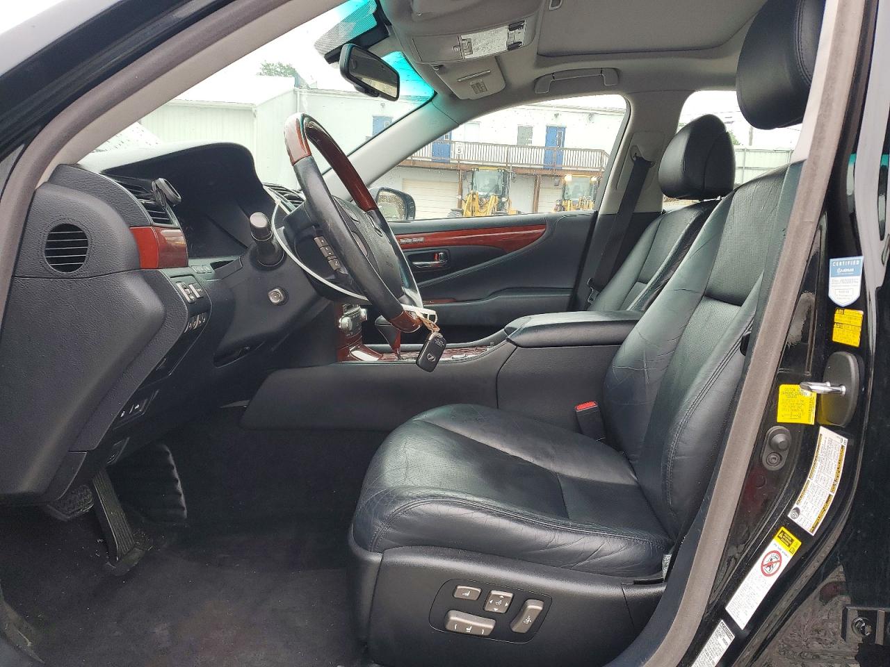 2011 LEXUS LS 460 photo 7