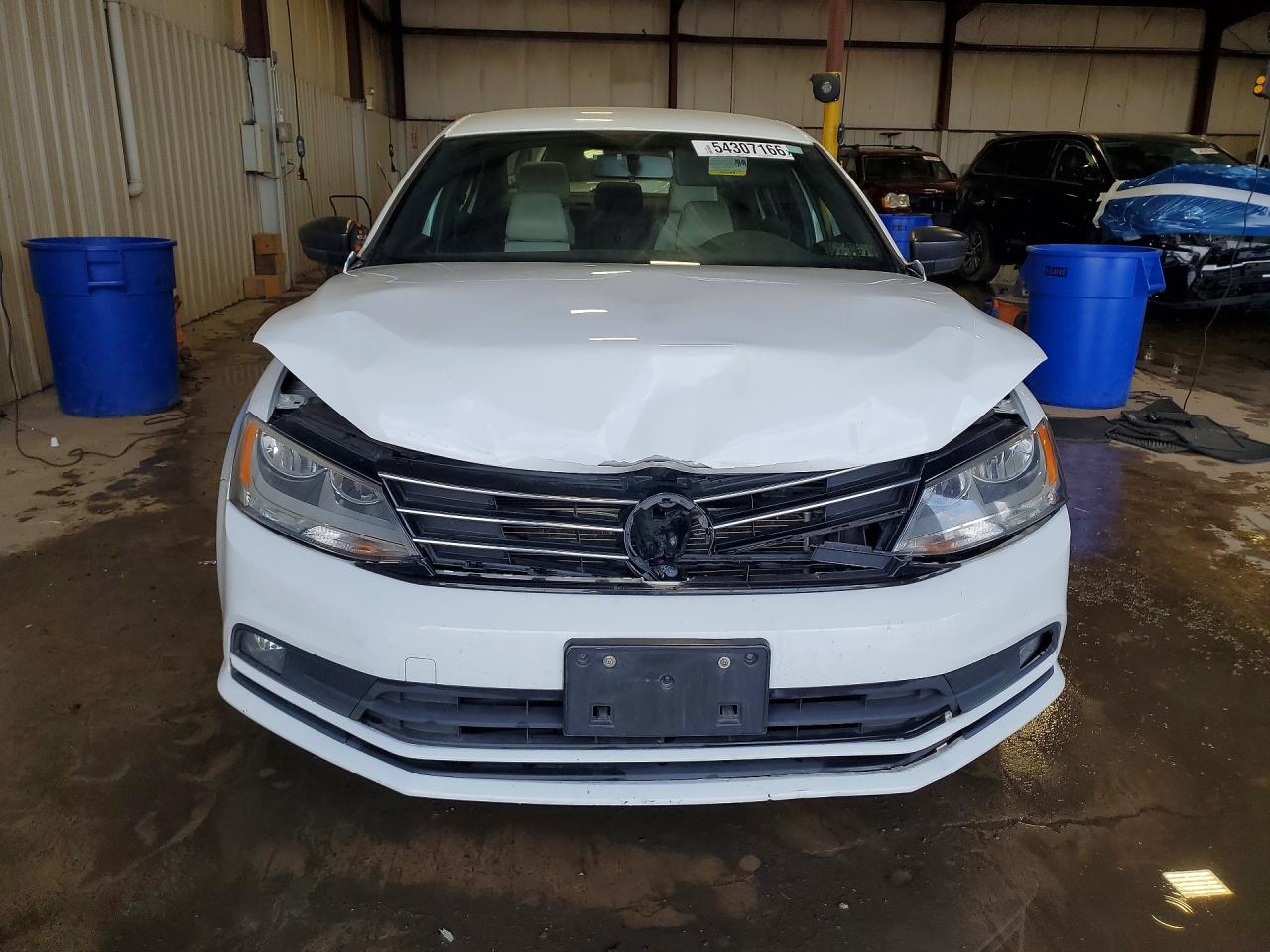 2016 VOLKSWAGEN JETTA SPORT photo 9