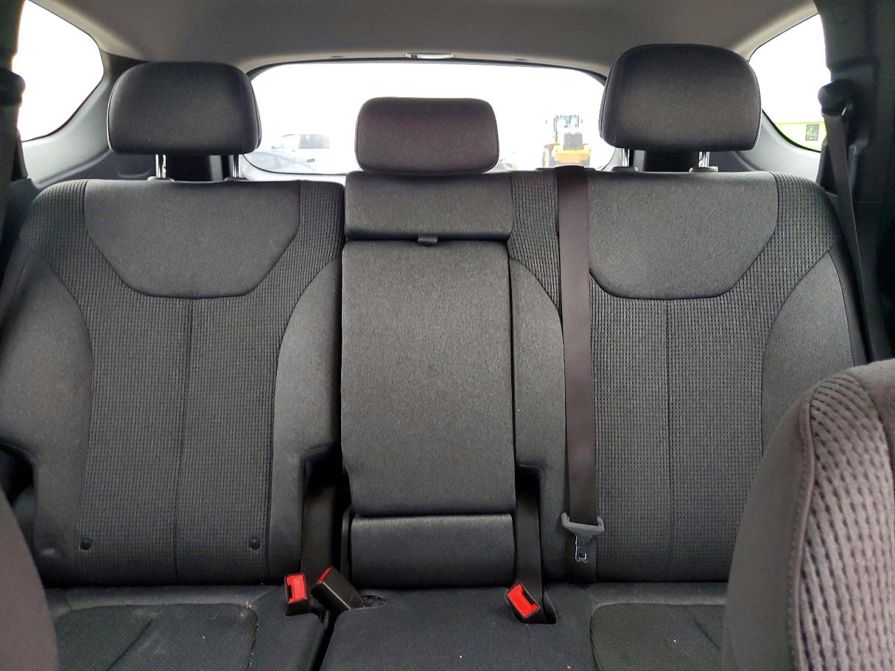 2019 HYUNDAI SANTA FE SE photo 19