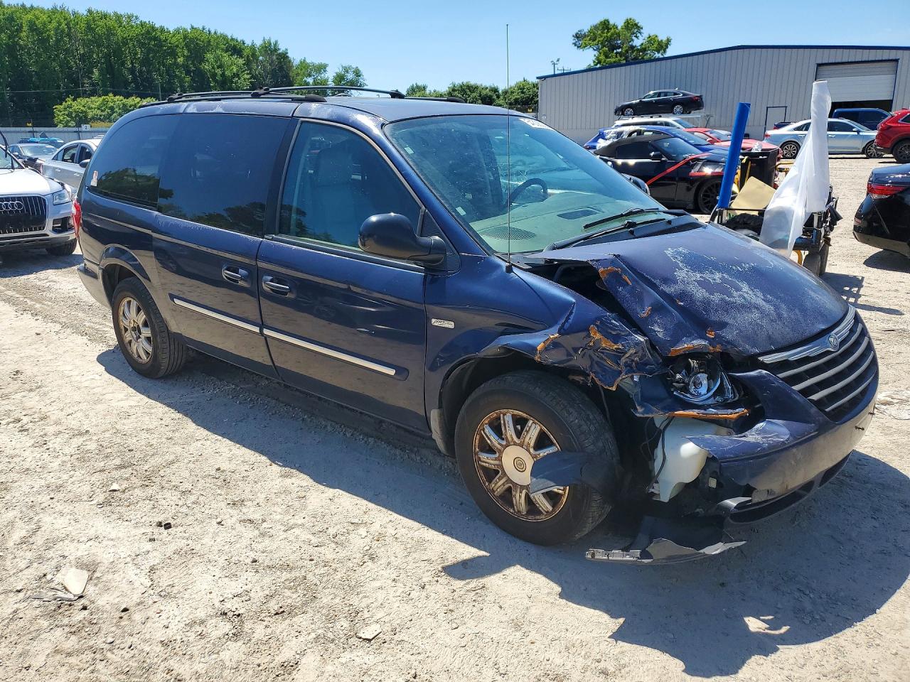 2005 CHRYSLER TOWN & COUNTRY TOURING photo 7