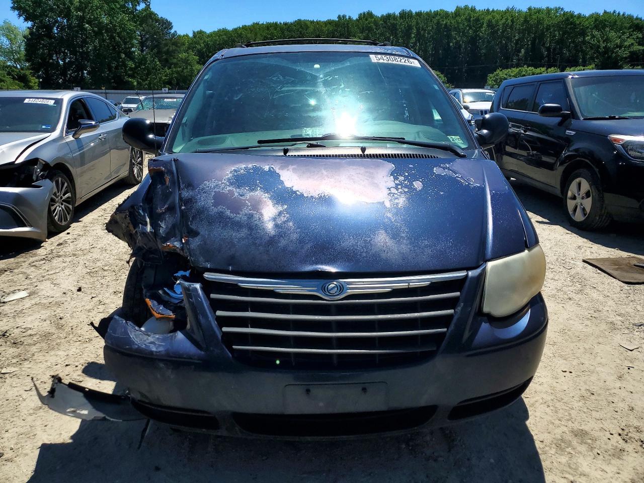 2005 CHRYSLER TOWN & COUNTRY TOURING photo 9