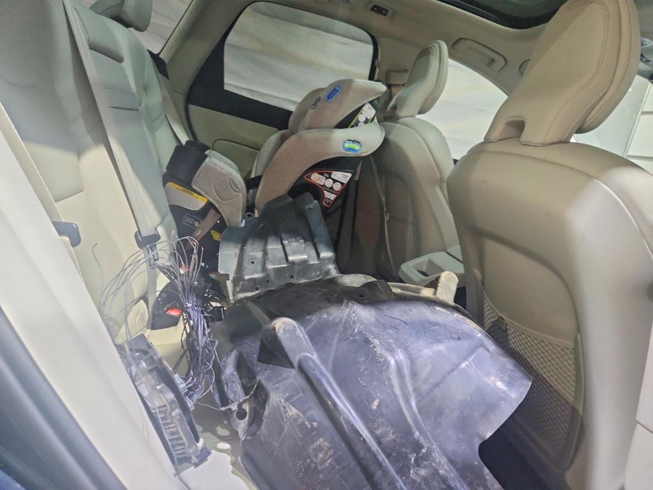 2021 VOLVO XC60 T5 MOMENTUM photo 11