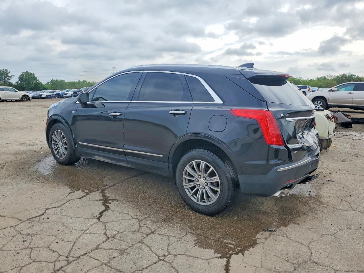 2017 CADILLAC XT5 photo 3