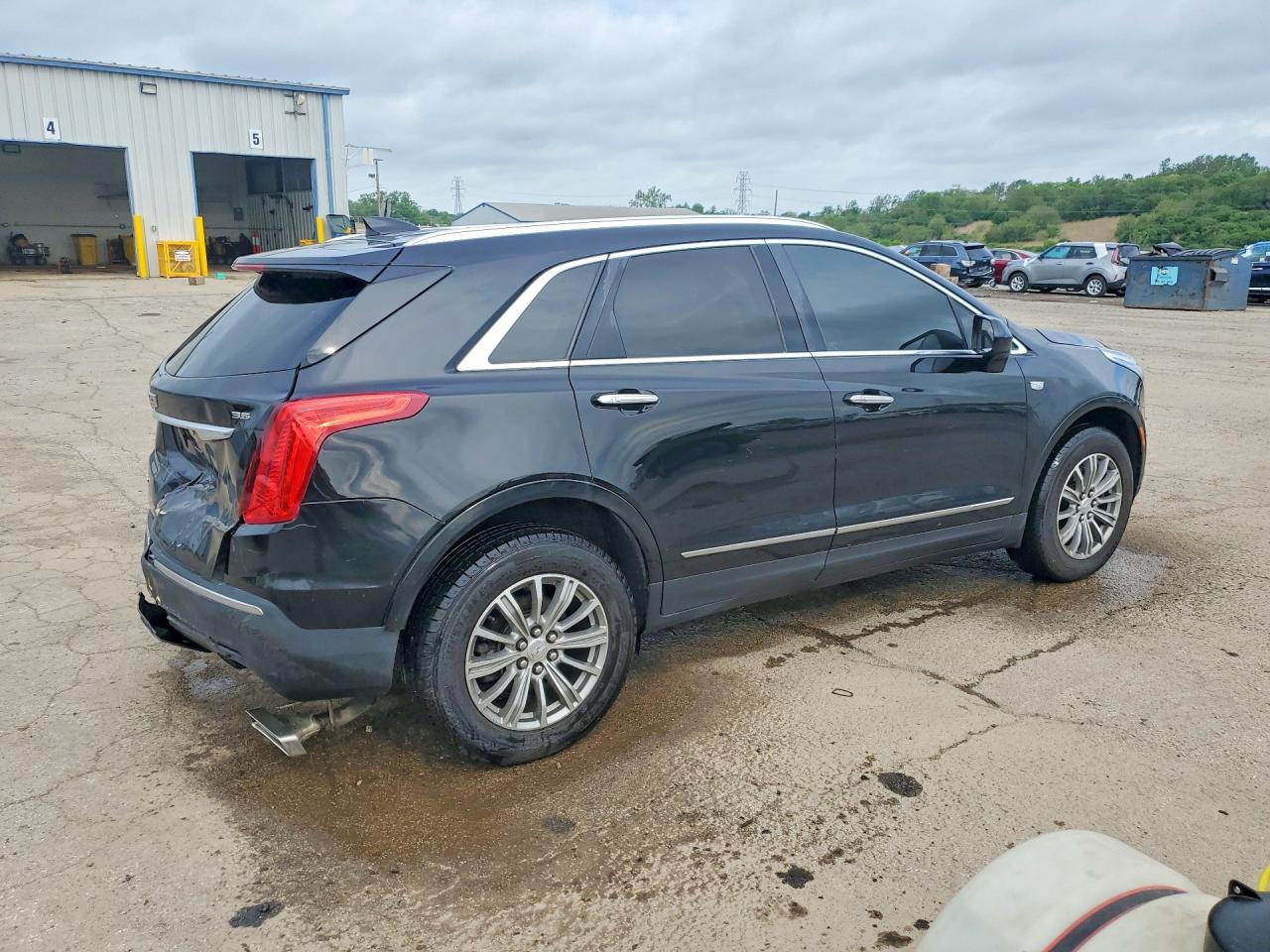 2017 CADILLAC XT5 photo 5