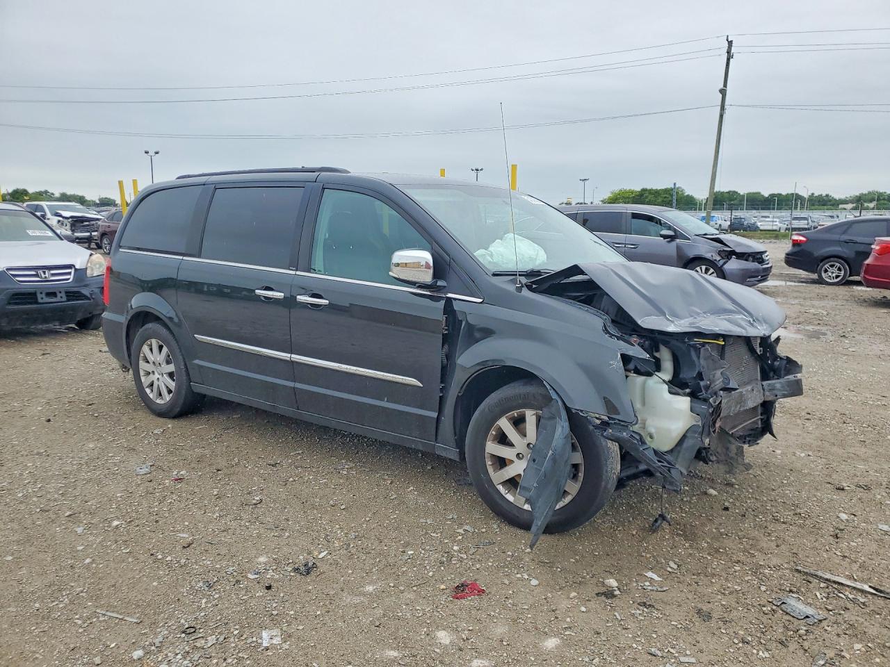 2012 CHRYSLER TOWN & COUNTRY TOURING L photo 7