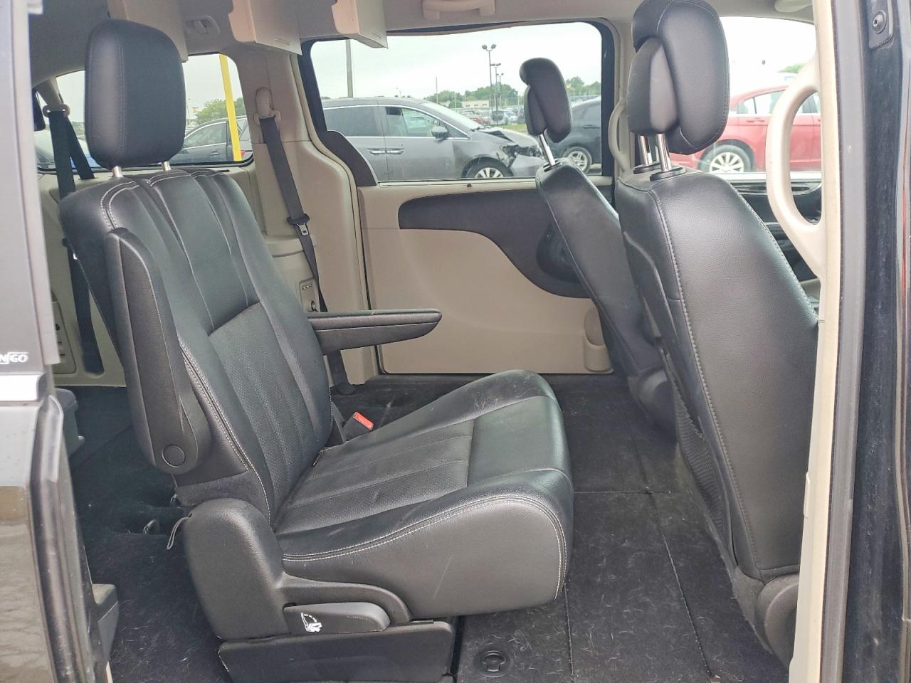2012 CHRYSLER TOWN & COUNTRY TOURING L photo 21