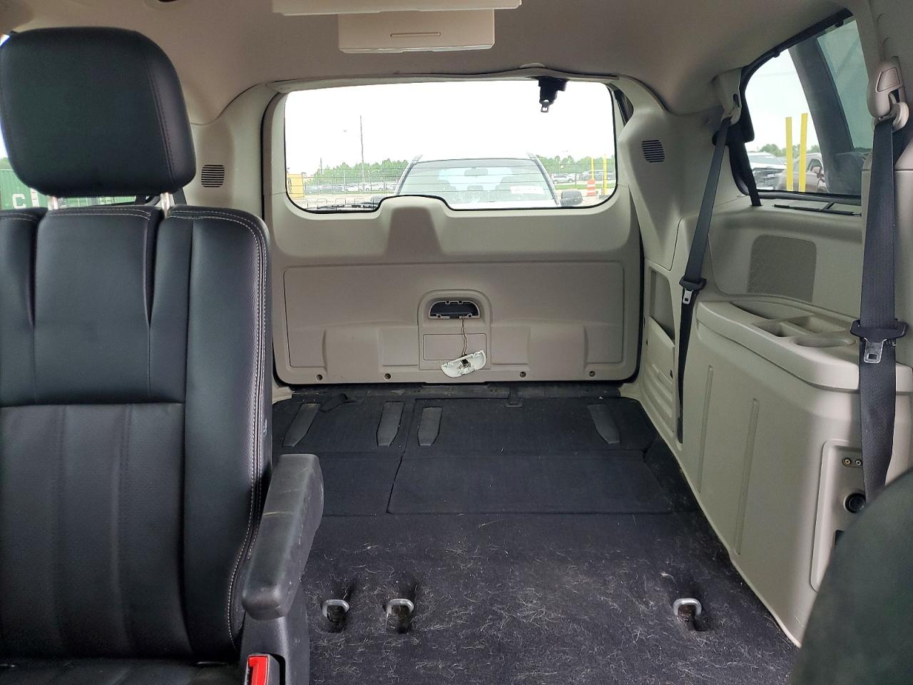 2012 CHRYSLER TOWN & COUNTRY TOURING L photo 19