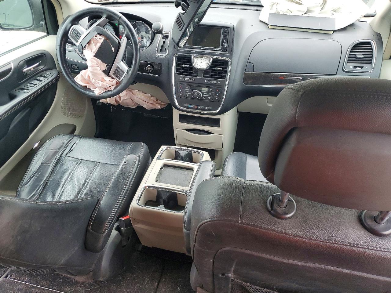2012 CHRYSLER TOWN & COUNTRY TOURING L photo 15