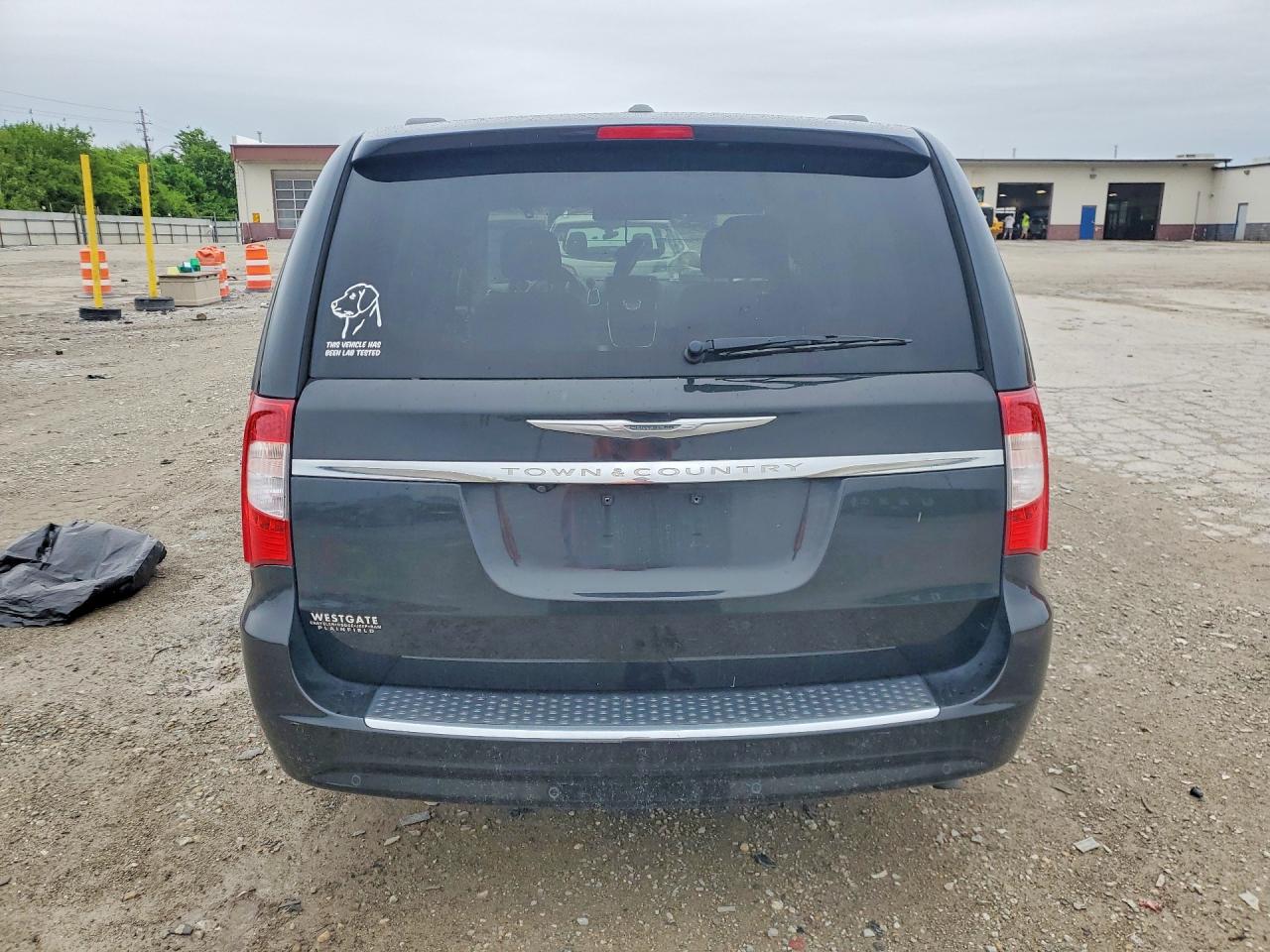 2012 CHRYSLER TOWN & COUNTRY TOURING L photo 11