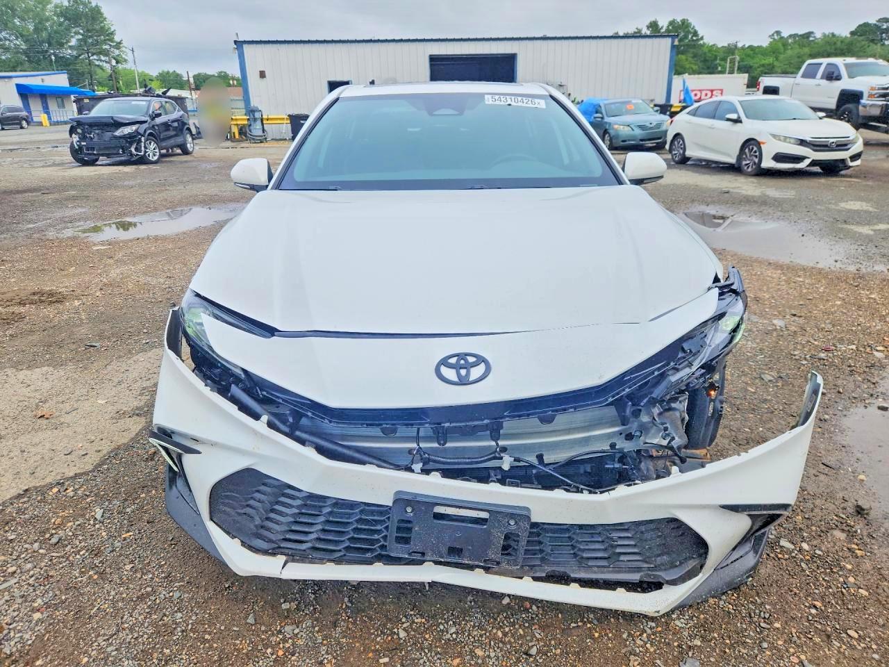 2025 TOYOTA CAMRY SE photo 9