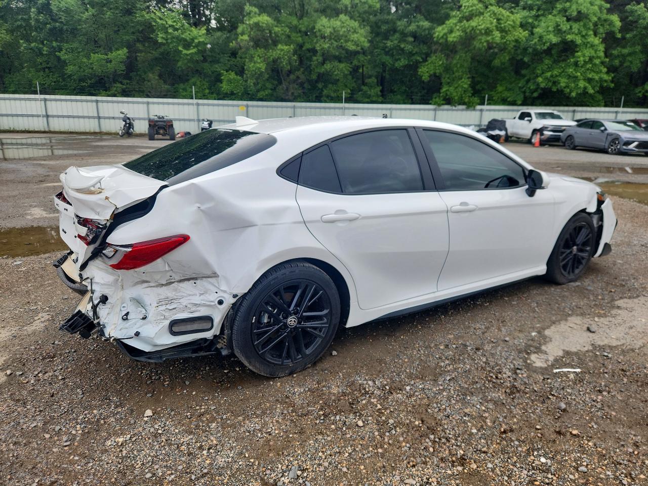 2025 TOYOTA CAMRY SE photo 5