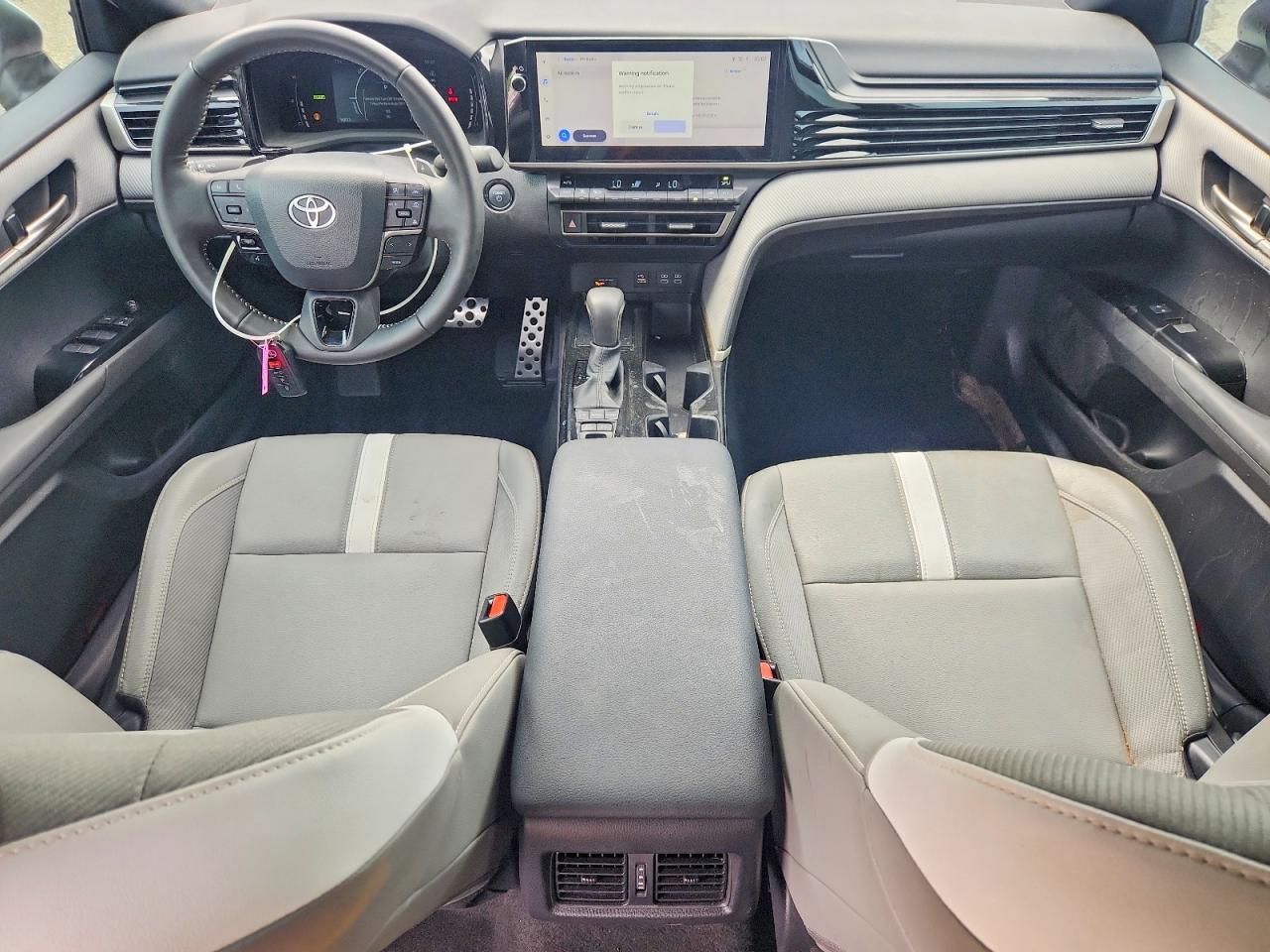 2025 TOYOTA CAMRY SE photo 15