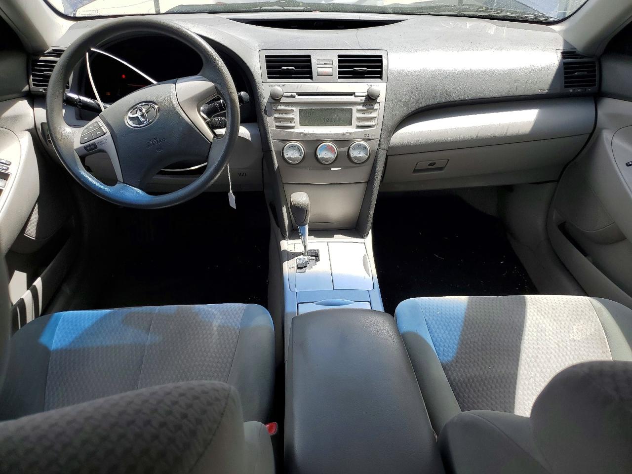 2011 TOYOTA CAMRY LE photo 15