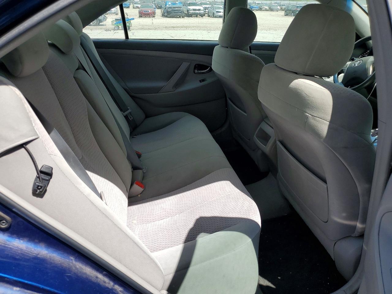 2011 TOYOTA CAMRY LE photo 19