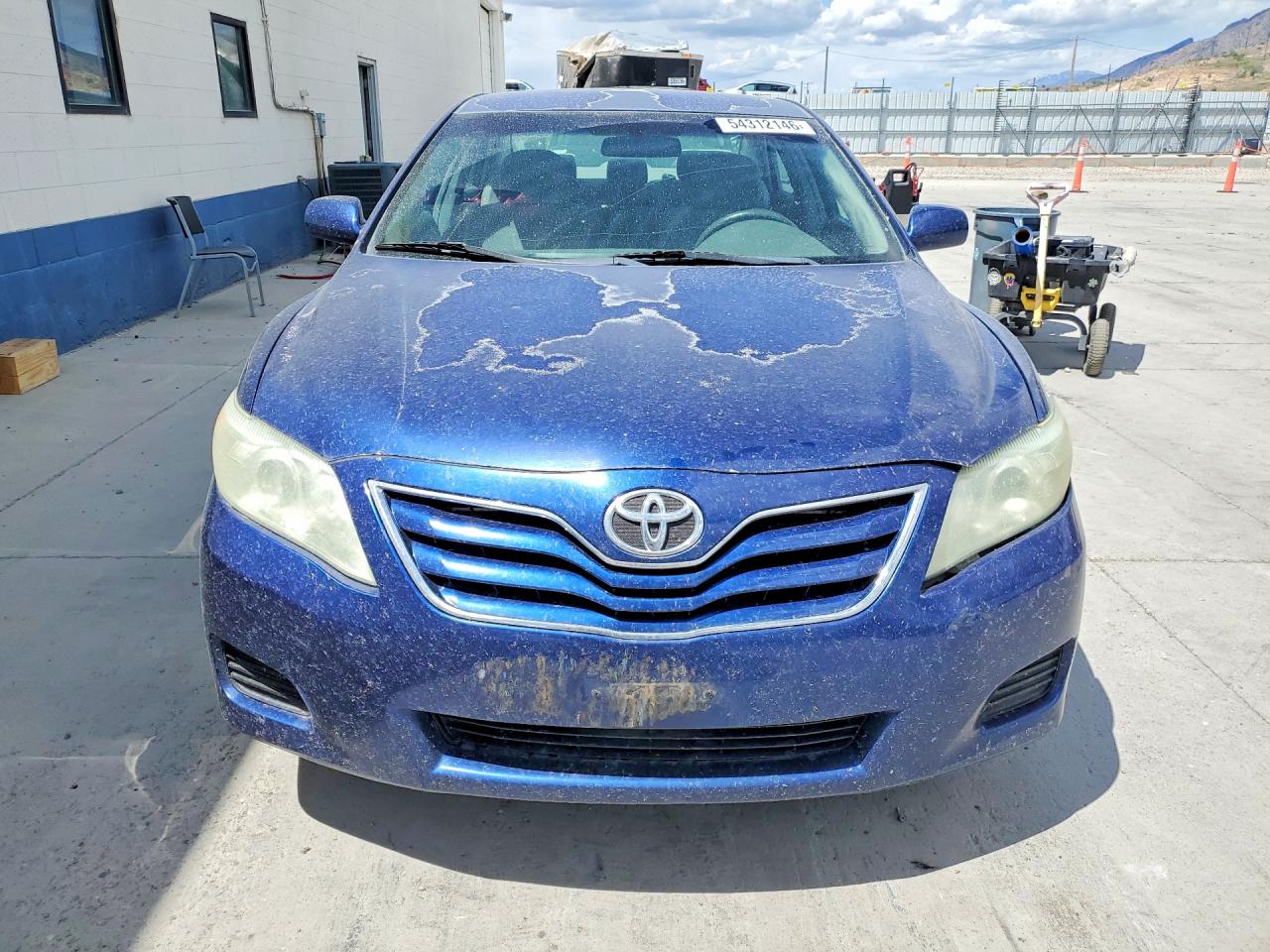 2011 TOYOTA CAMRY LE photo 9