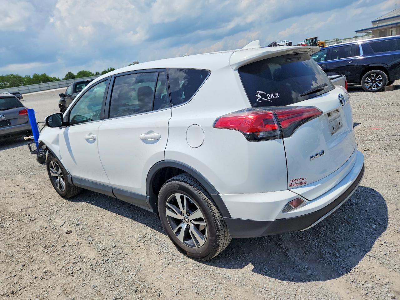2018 TOYOTA RAV4 XLE photo 3