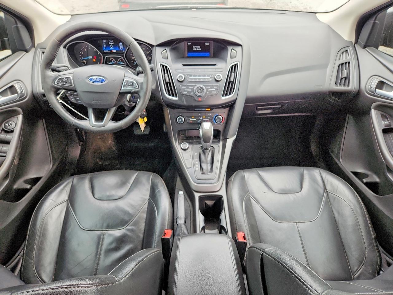 2015 FORD FOCUS SE photo 22