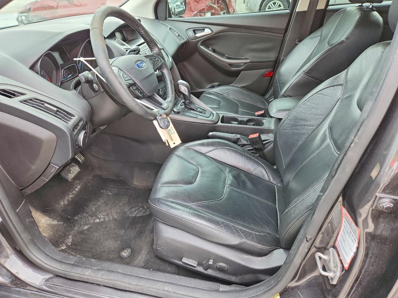2015 FORD FOCUS SE photo 19