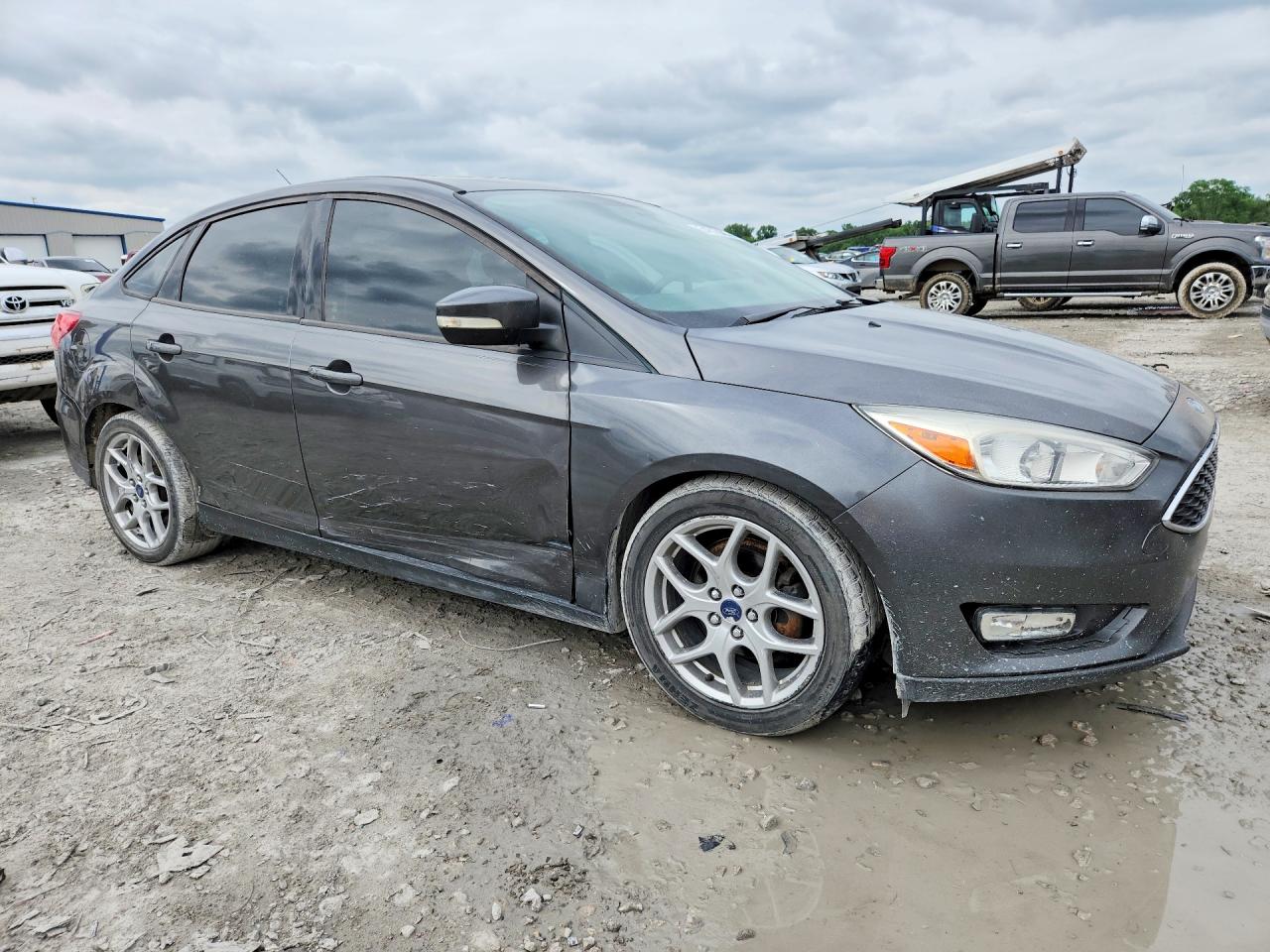 2015 FORD FOCUS SE photo 10