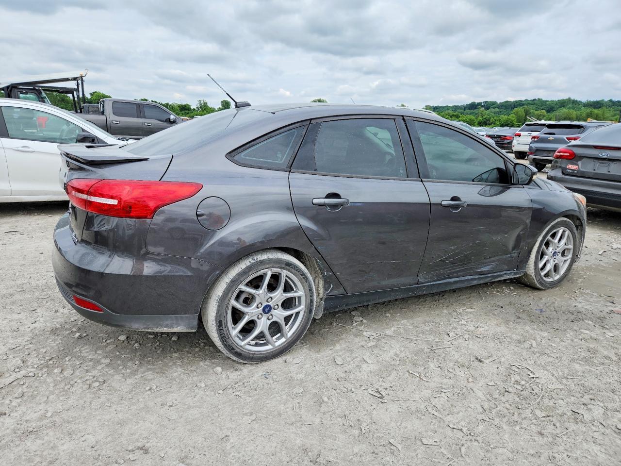 2015 FORD FOCUS SE photo 7