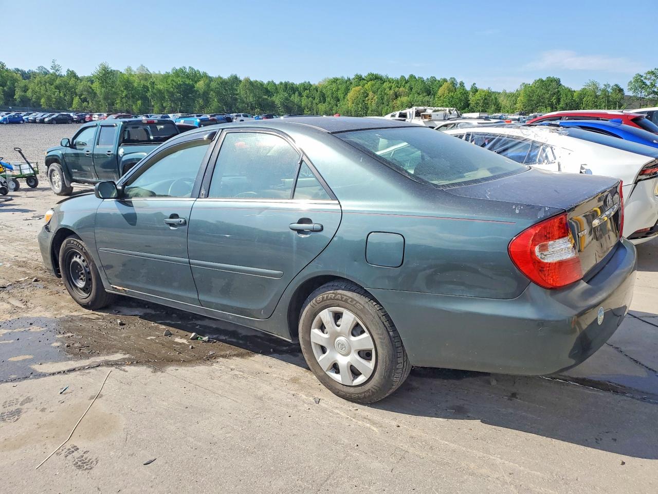 2003 TOYOTA CAMRY LE photo 2