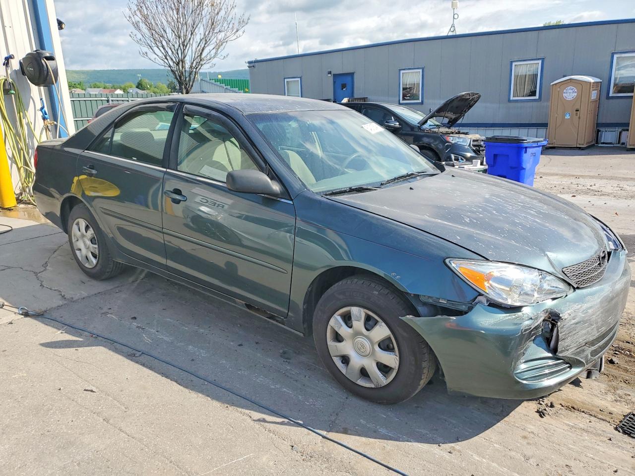 2003 TOYOTA CAMRY LE photo 4