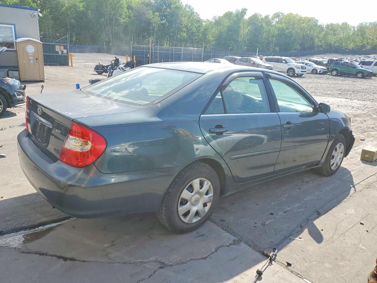 2003 TOYOTA CAMRY LE photo 3