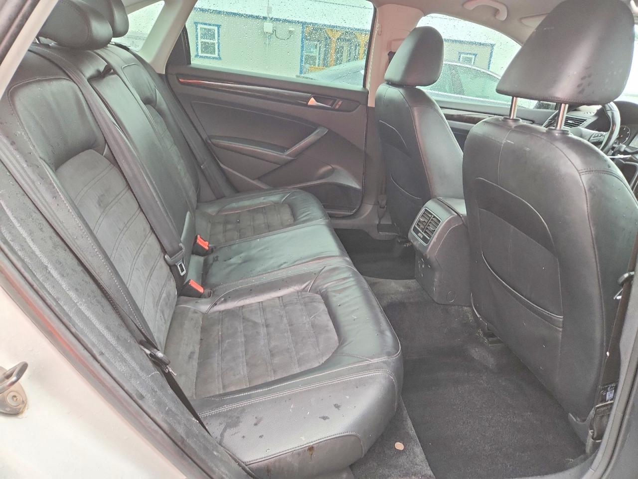 2014 VOLKSWAGEN PASSAT SEL photo 19