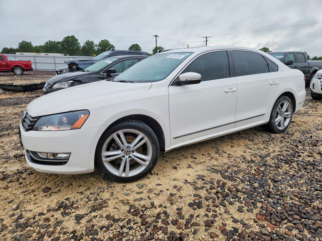 2014 VOLKSWAGEN PASSAT