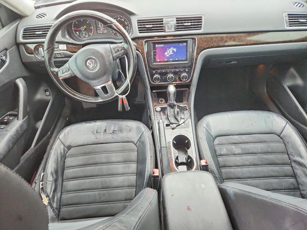 2014 VOLKSWAGEN PASSAT SEL photo 15