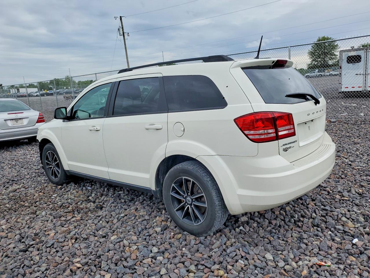 2018 DODGE JOURNEY SE photo 4