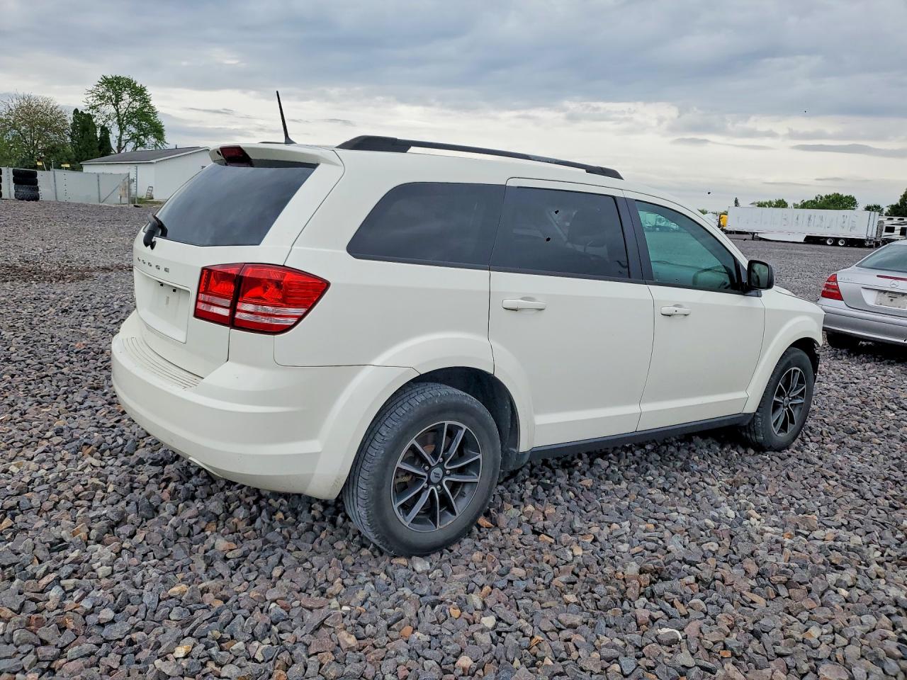 2018 DODGE JOURNEY SE photo 7
