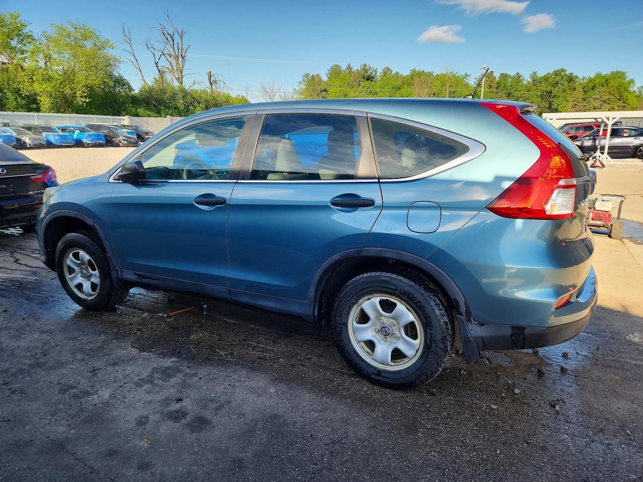 2015 HONDA CR-V LX photo 4