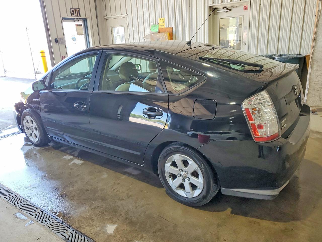2008 TOYOTA PRIUS BASE photo 2
