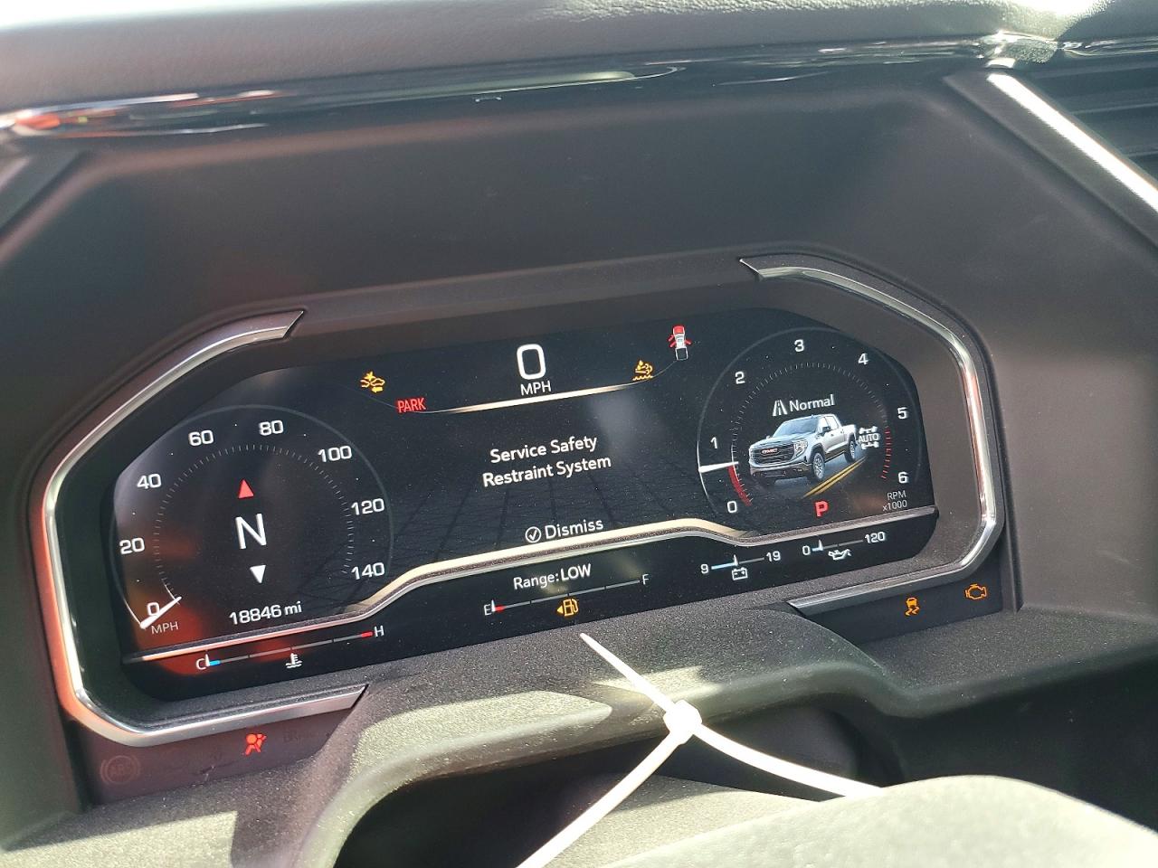 2025 GMC SIERRA K1500 AT4X photo 17