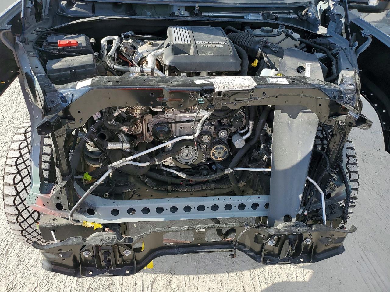 2025 GMC SIERRA K1500 AT4X photo 21