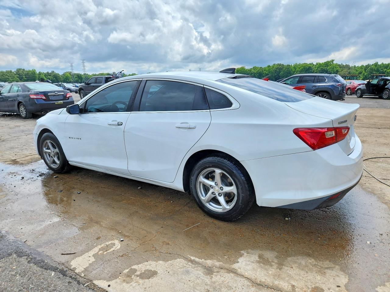 2016 CHEVROLET MALIBU LS photo 2