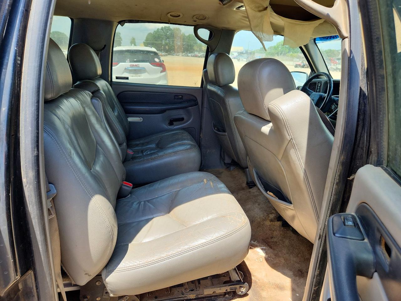 2000 CHEVROLET SUBURBAN K1500 photo 21