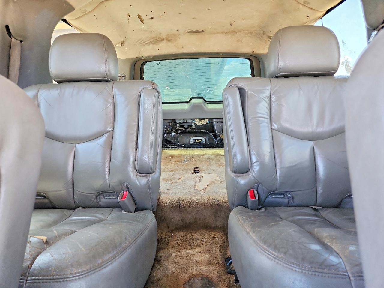 2000 CHEVROLET SUBURBAN K1500 photo 19