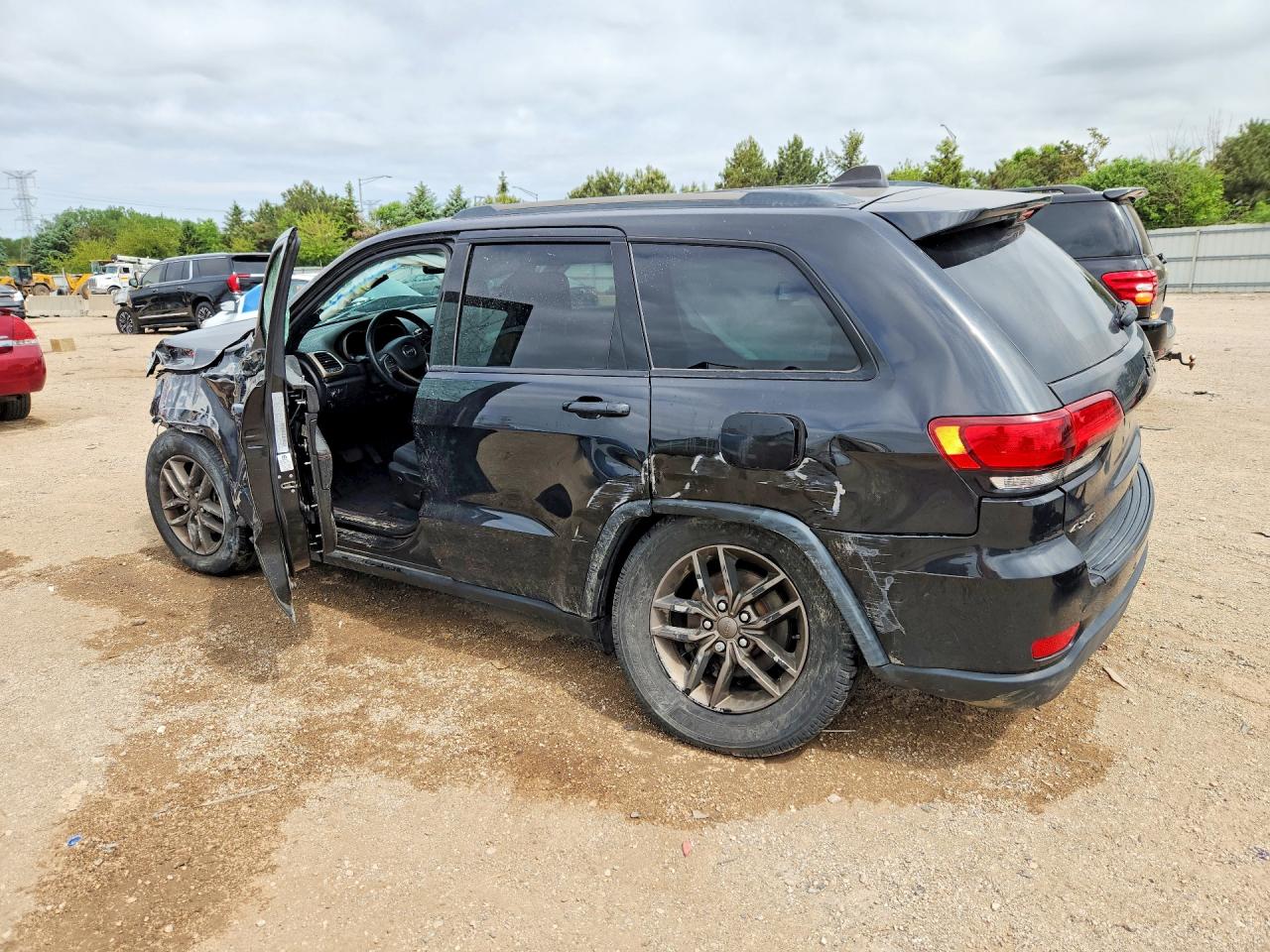 2016 JEEP GRAND CHEROKEE LAREDO photo 4