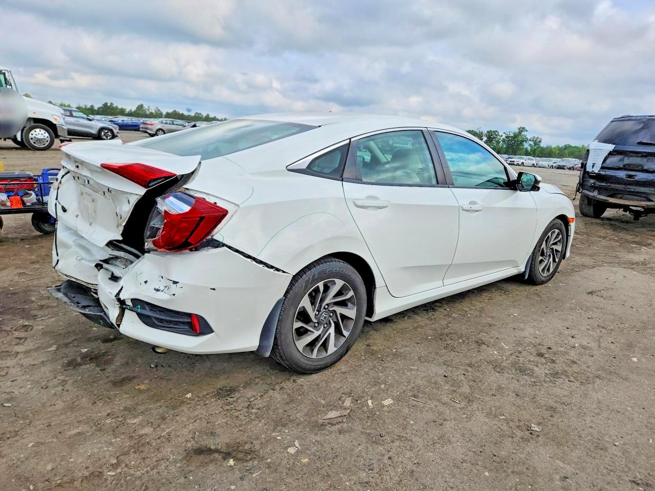 2016 HONDA CIVIC EX photo 5