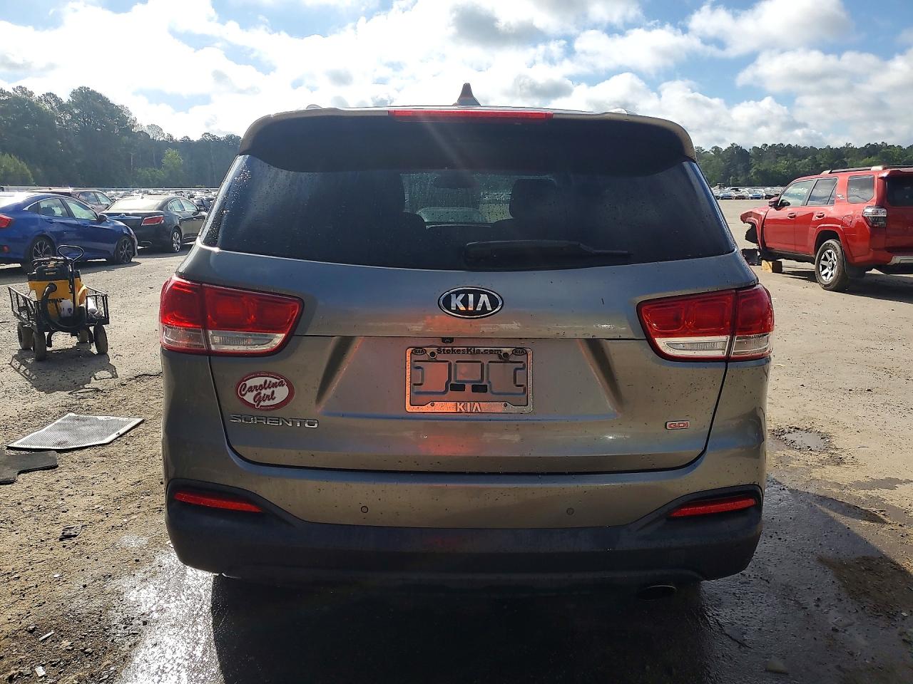 2016 KIA SORENTO LX photo 6