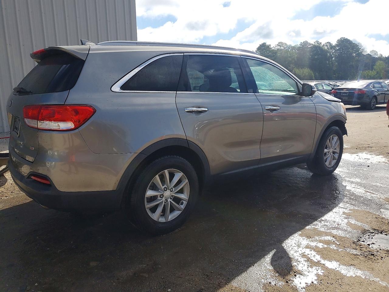 2016 KIA SORENTO LX photo 3
