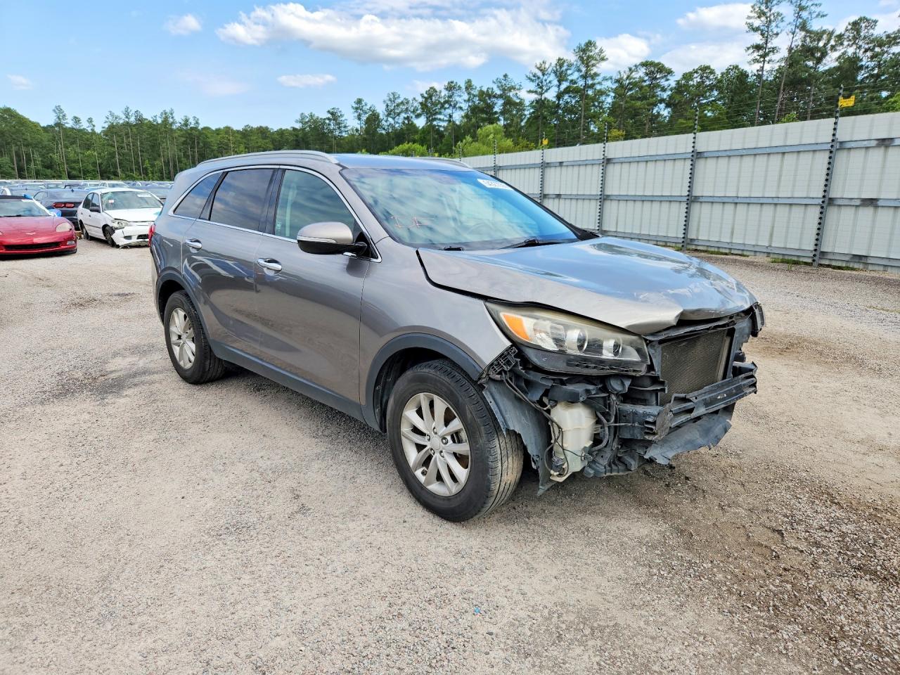 2016 KIA SORENTO LX photo 4