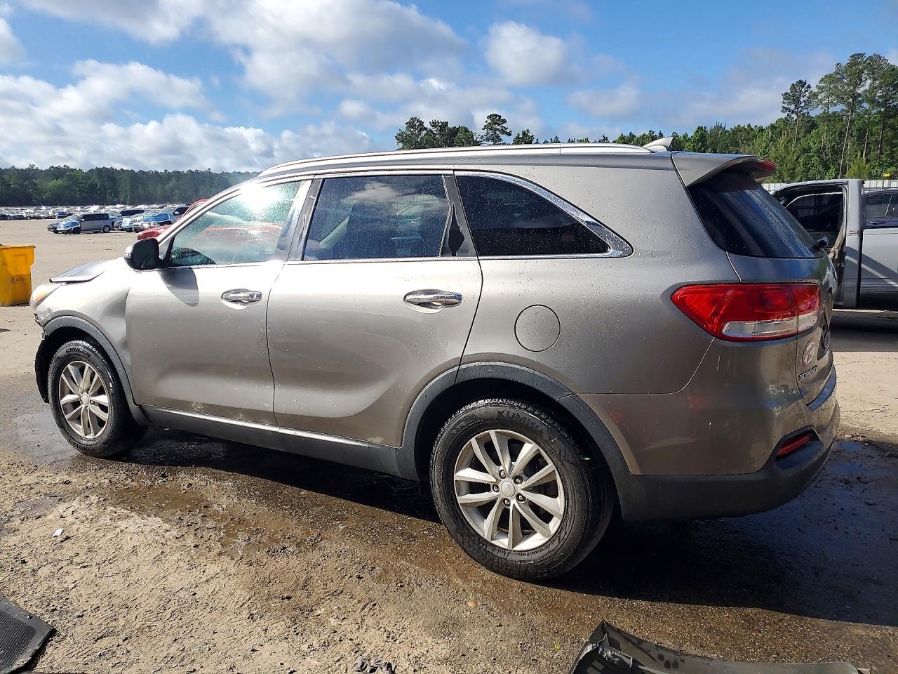 2016 KIA SORENTO LX photo 2