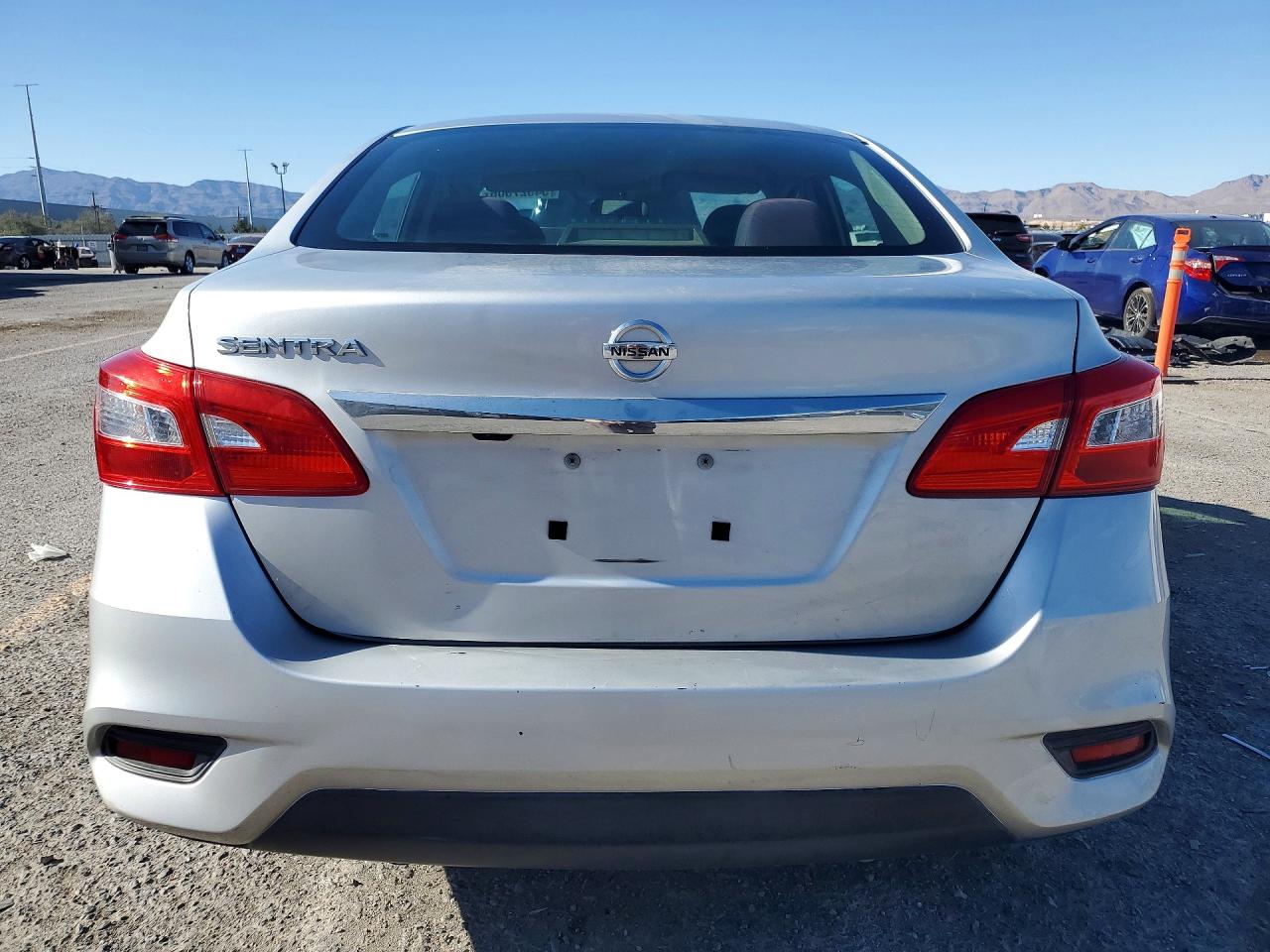 2018 NISSAN SENTRA S photo 11
