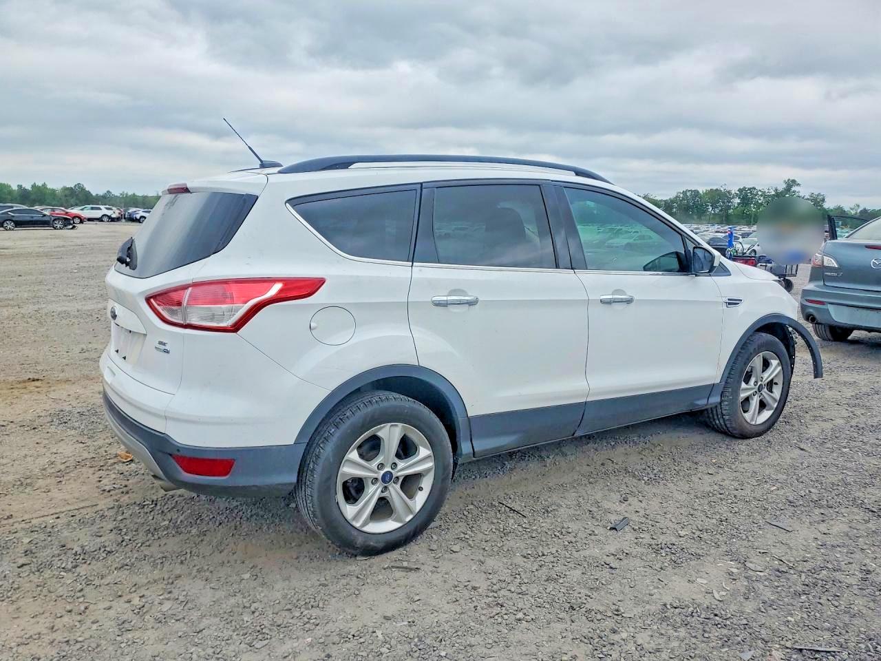 2016 FORD ESCAPE SE photo 5