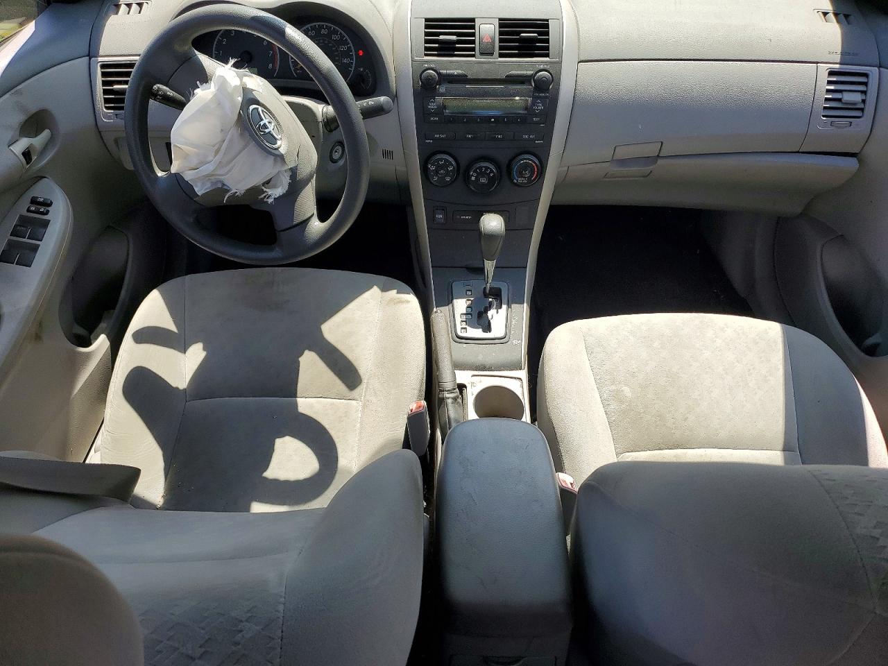 2009 TOYOTA COROLLA LE photo 8